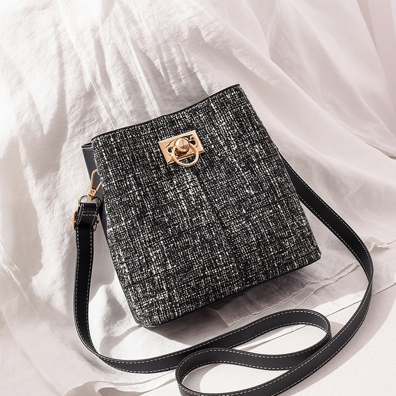 New Fashion Texture Bucket Bag - Foreign Gas Large Capacity Single Shoulder Diagonally Slant Color Bucket Bag