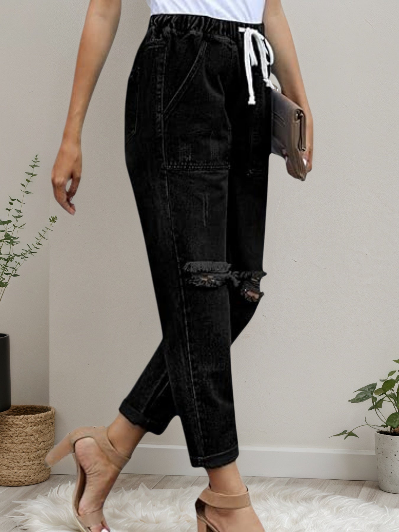 New Women’s Casual Set Wearing Distressed Stretch Jeans, Elastic Waisted Jeans, Denim Jogging Pants